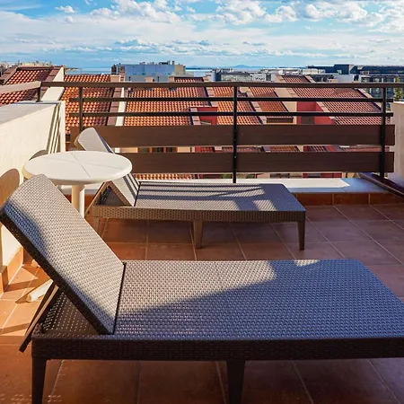 Lighthouse Apartament