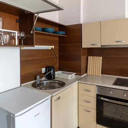 Lighthouse Apartament *